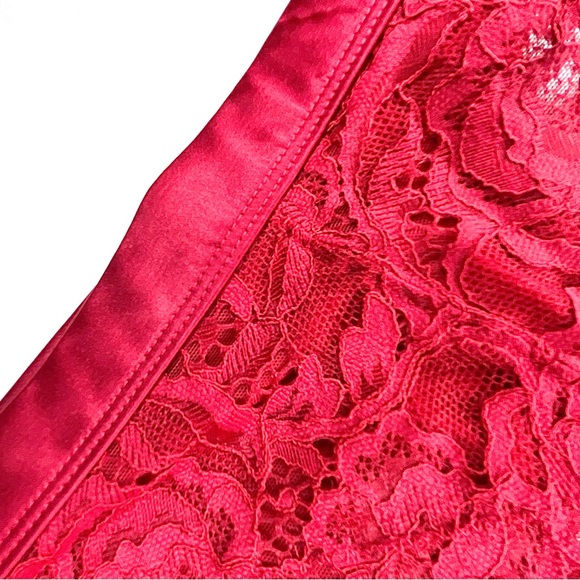 New with Tags Red H&M Garter Belt - Picture 8 of 11